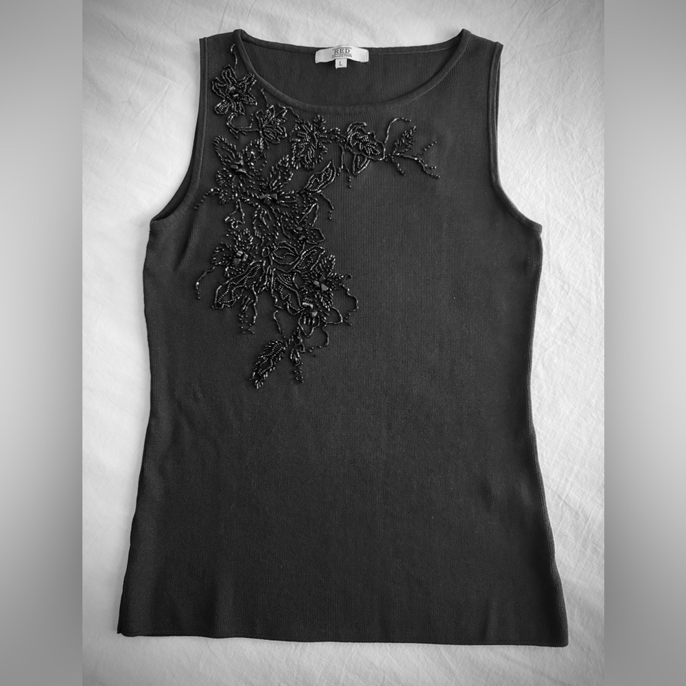 RED Collection Black Hand Beaded Sleeveless Top Size L
(Fits M)